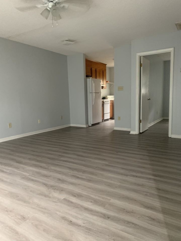 123 Pearl Cir #1 - Photo 2 of 5