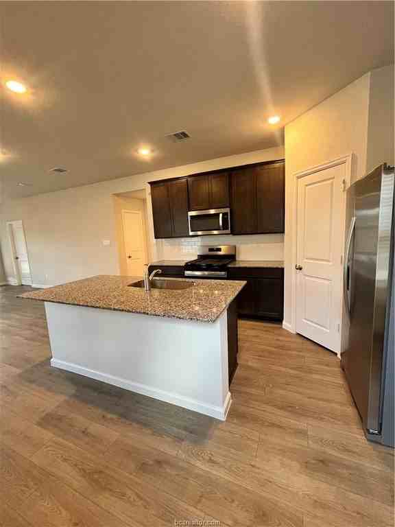 1134 Toledo Bend Dr - Photo 3 of 18