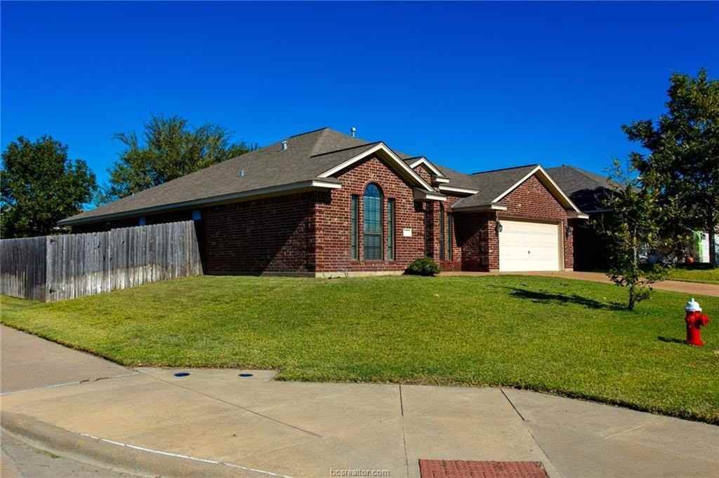 1101 Pamplin Ct - Photo 2 of 33