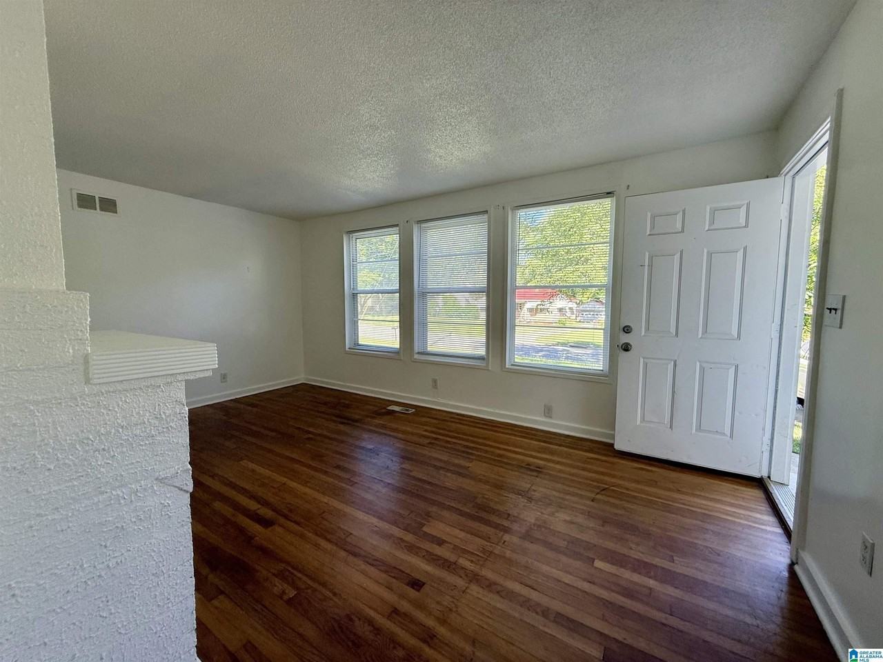 628 Annie Laura Dr - Photo 3 of 14