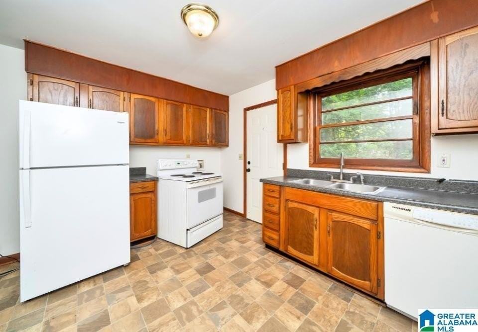 1321 Hatfield Ln - Photo 6 of 13