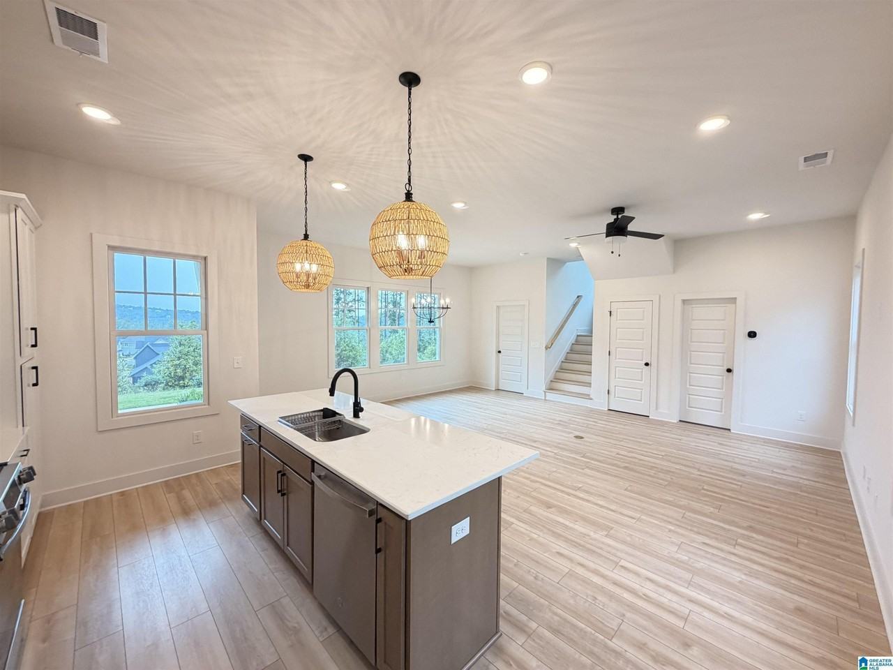 4739 Silas Ave - Photo 4 of 25