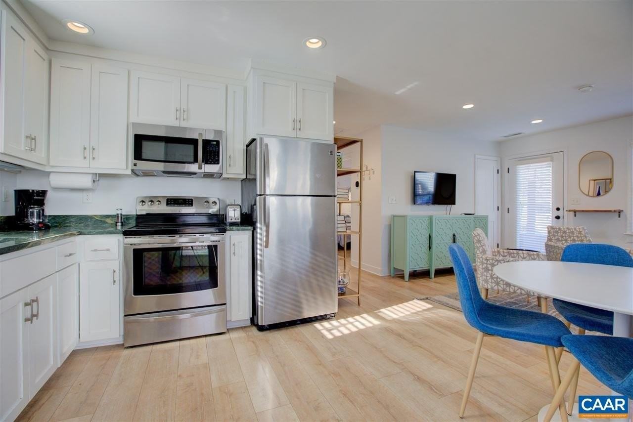 620 Belmont Ave - Photo 6 of 11