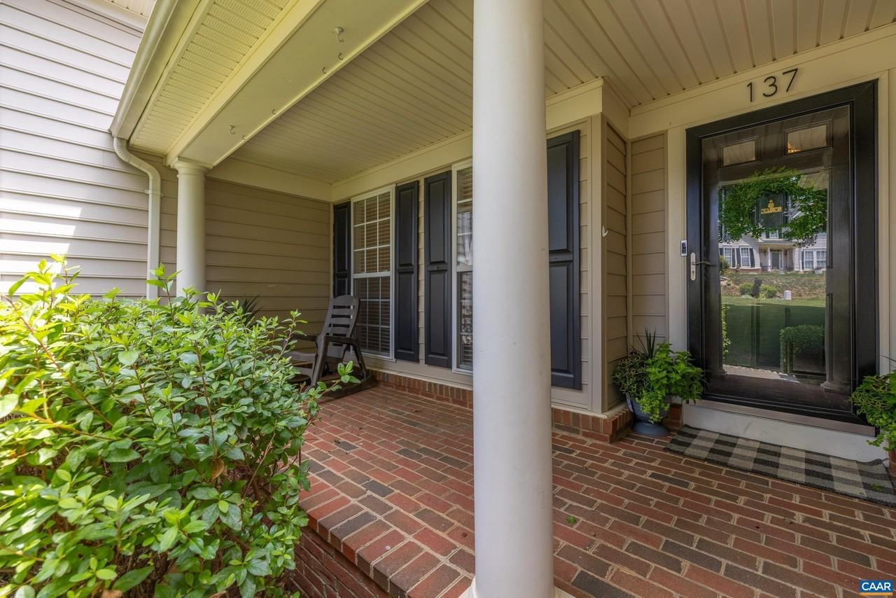 137 Whispering Woods Pl - Photo 4 of 50