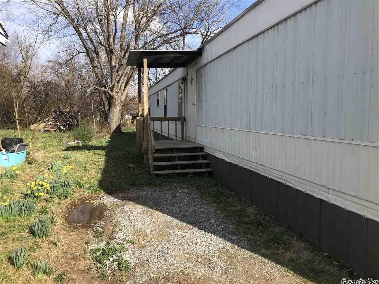 127 N Walnut St - Photo 2 of 27