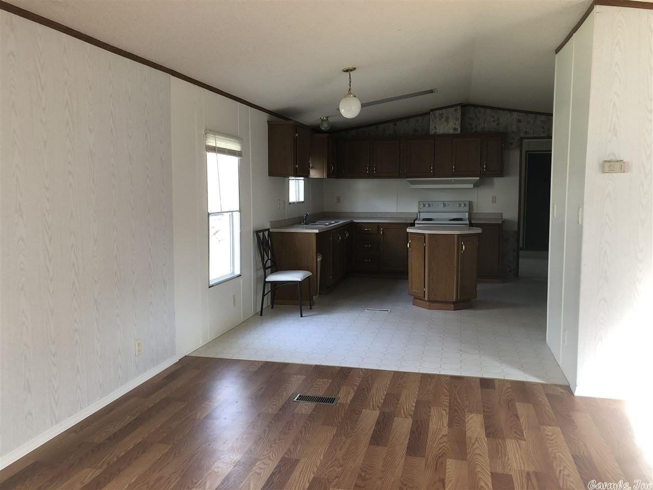 127 N Walnut St - Photo 6 of 27
