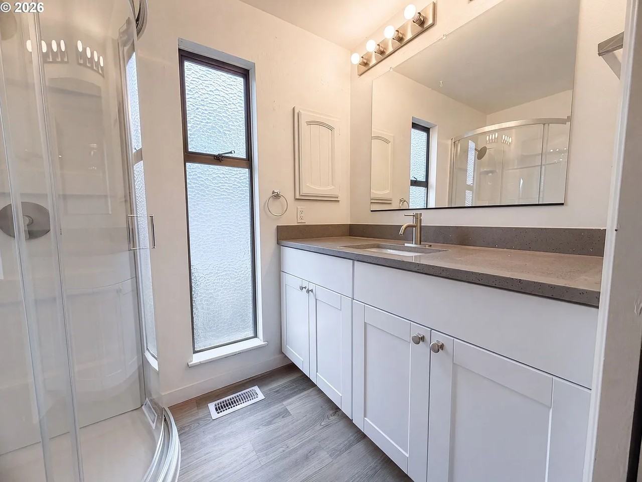 3755 Southwest 4th Street - Photo 7 of 11