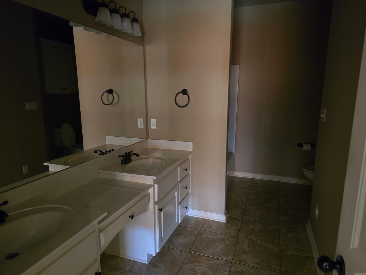 20 Stonehenge Dr - Photo 6 of 8