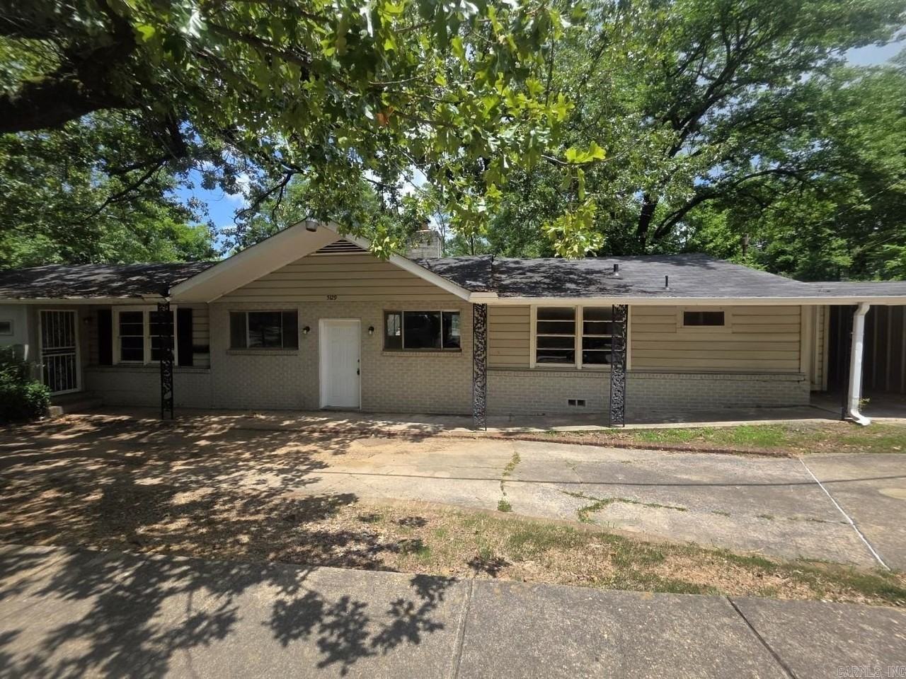 5129 W 10th St - Photo 2 of 28
