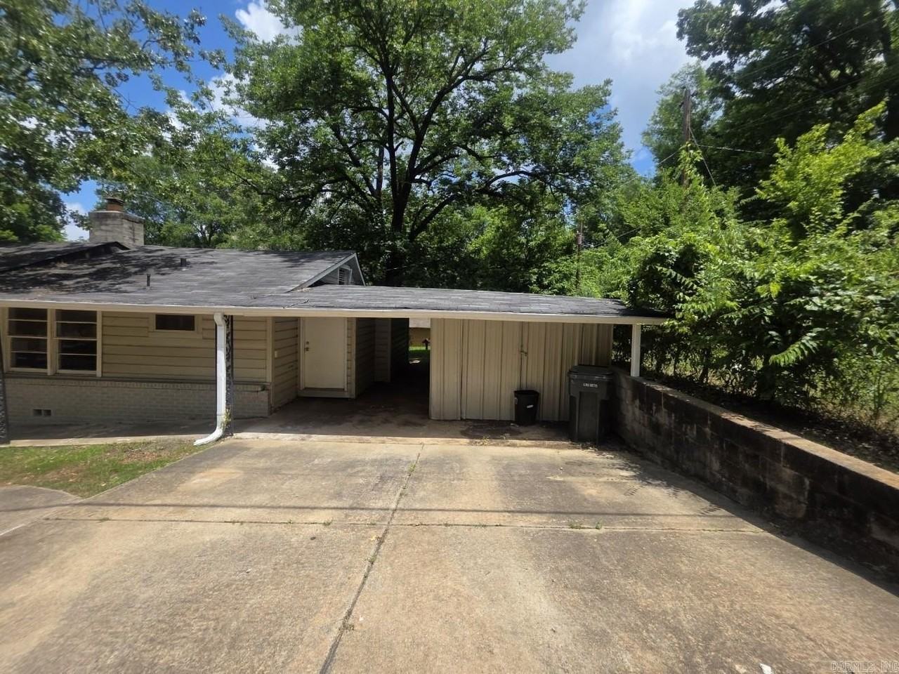 5129 W 10th St - Photo 3 of 28