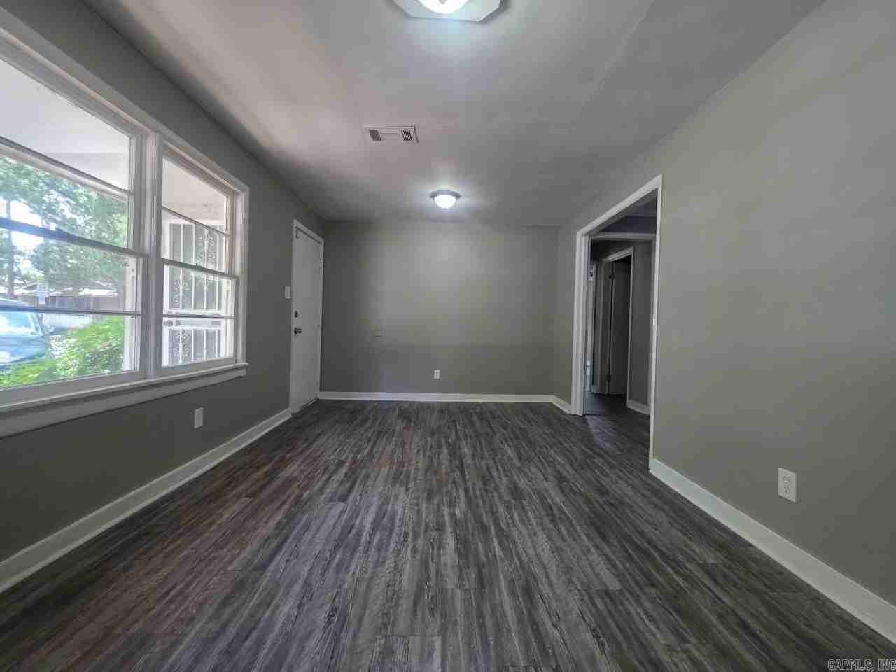 5129 W 10th St - Photo 6 of 28