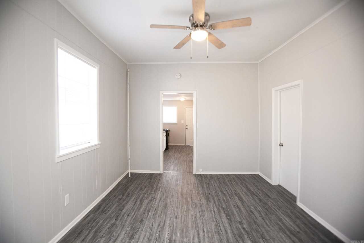 3119 S Izard St - Photo 4 of 16
