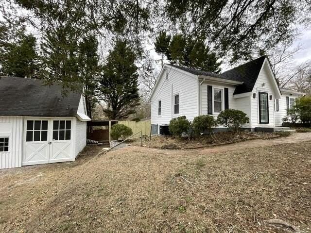 209 Claire St - Photo 6 of 26