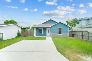 featured image of 1941 Crestmont St