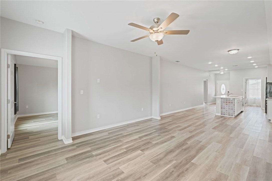 1941 Crestmont St - Photo 5 of 15