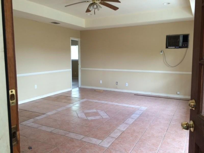 3438 Venture St - Photo 3 of 7