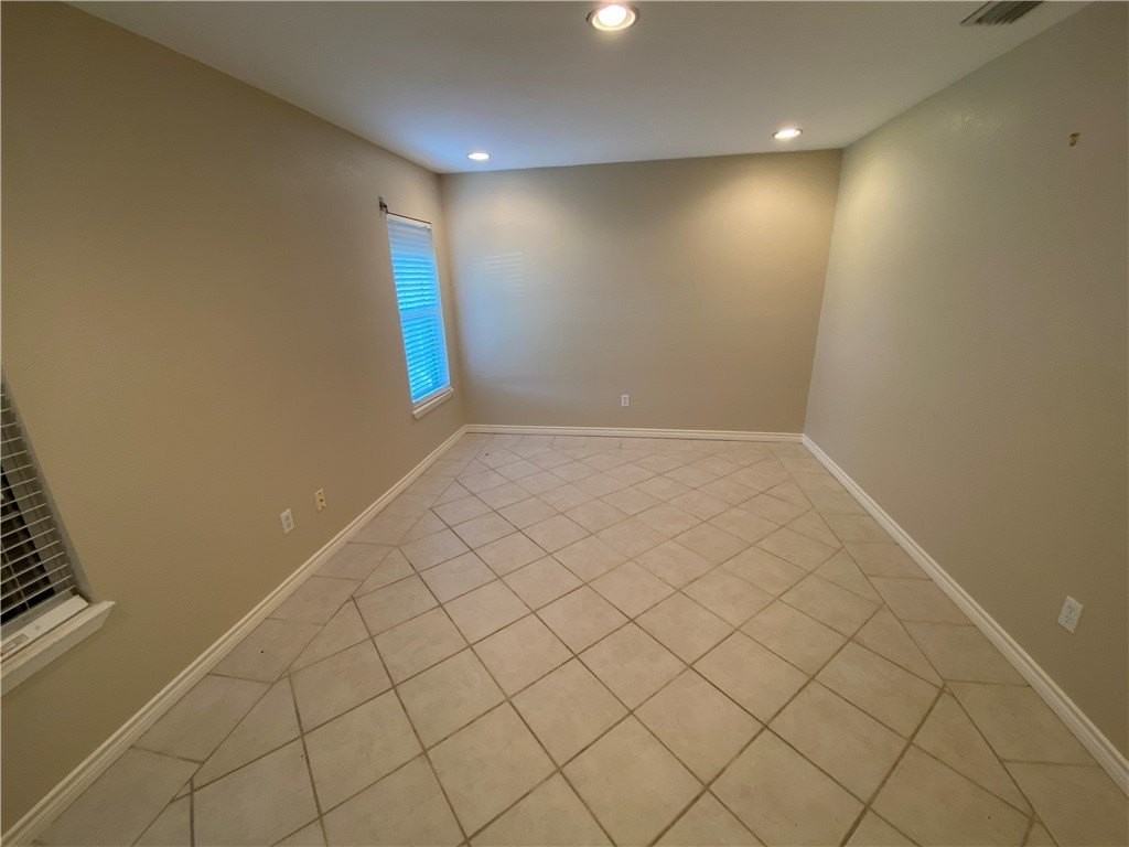 5621 Burton Ln - Photo 2 of 20
