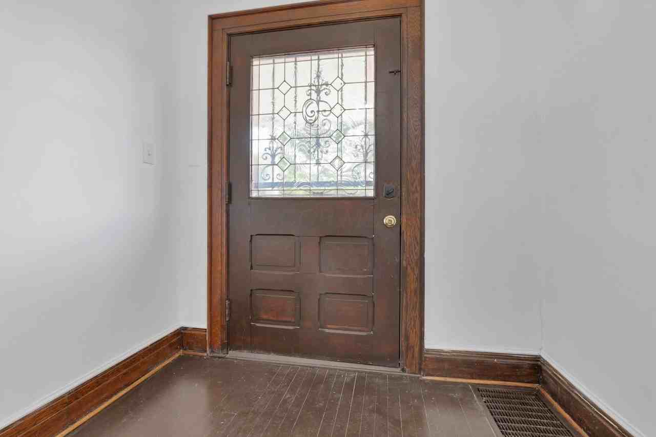 215 Martin Luther King Jr Blvd - Photo 7 of 50