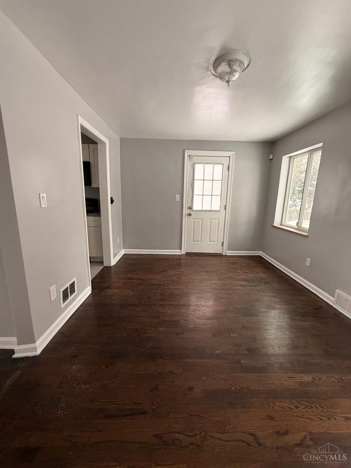5401 Newfield Ave #1 - Photo 7 of 18
