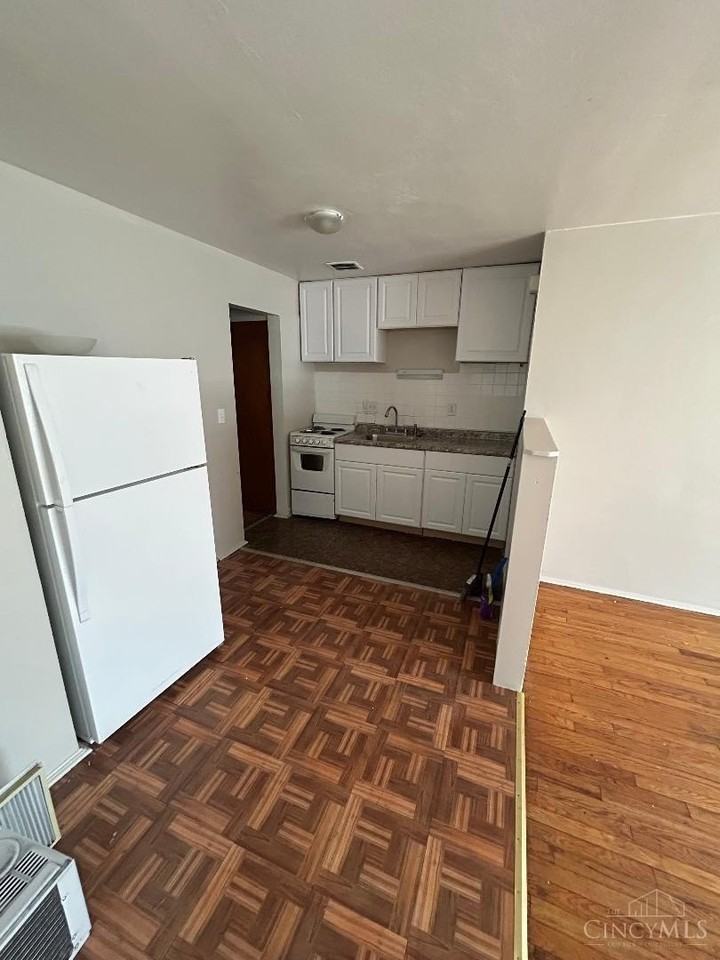 4104 Flower Ave #3 - Photo 4 of 15