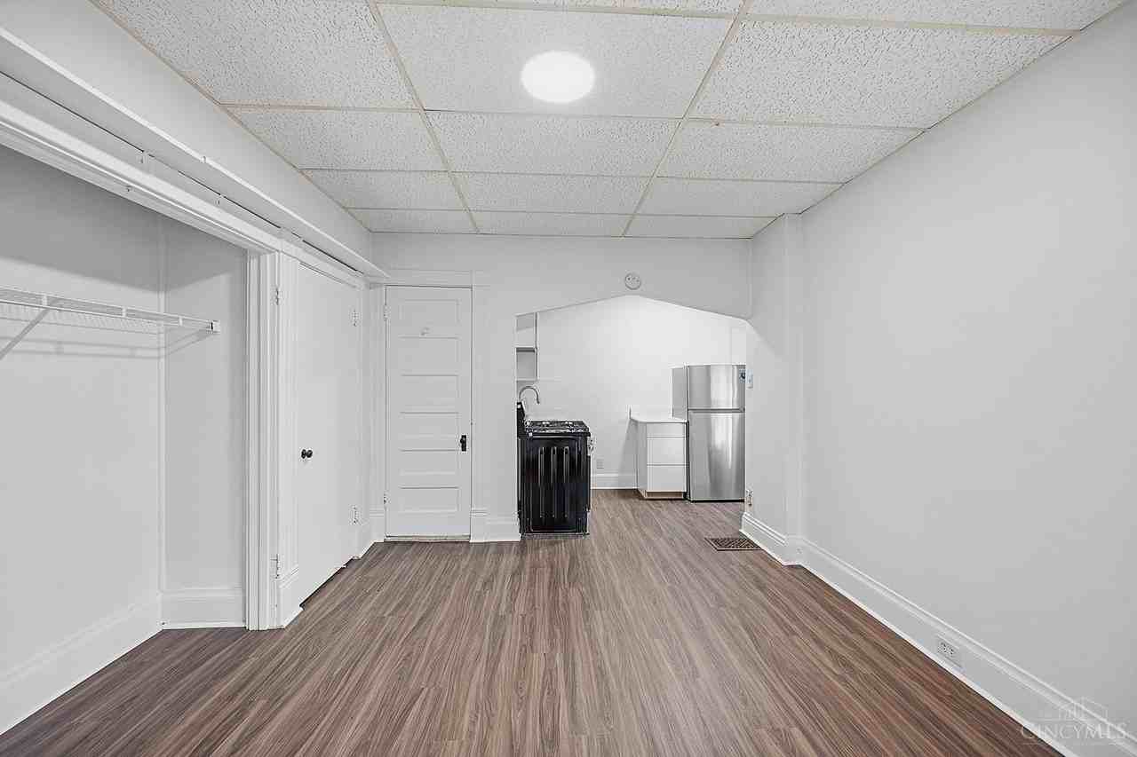 2224 Lawn Ave #1 - Photo 7 of 10