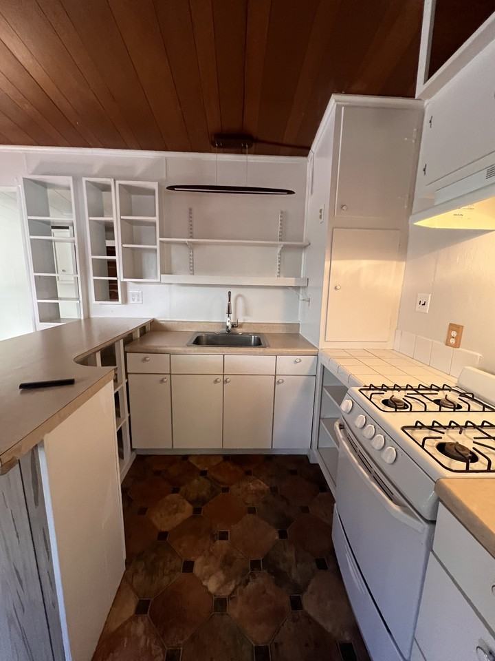 12524 Valley View Rd #1 - Photo 6 of 20