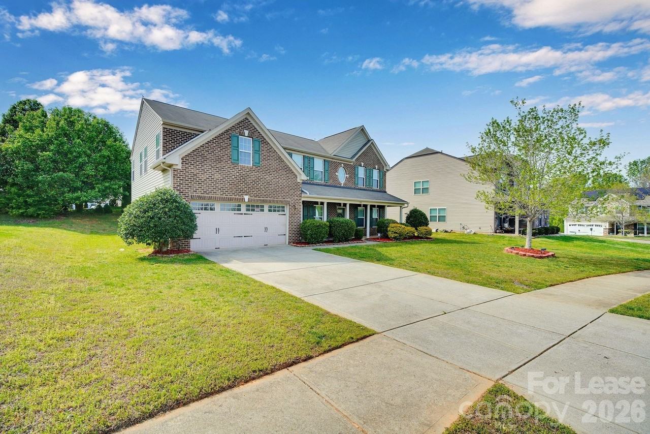 106 Ashton Dr - Photo 2 of 48