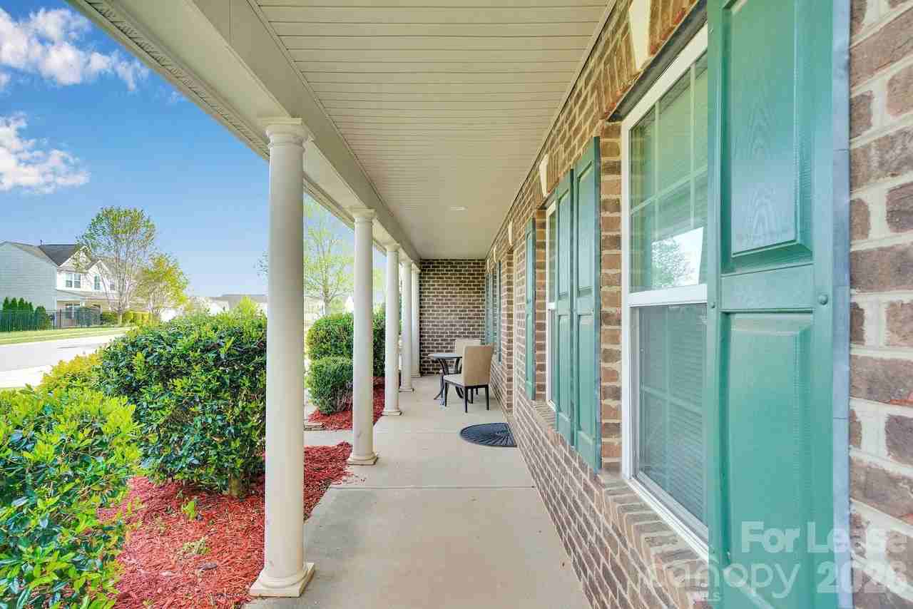 106 Ashton Dr - Photo 4 of 48