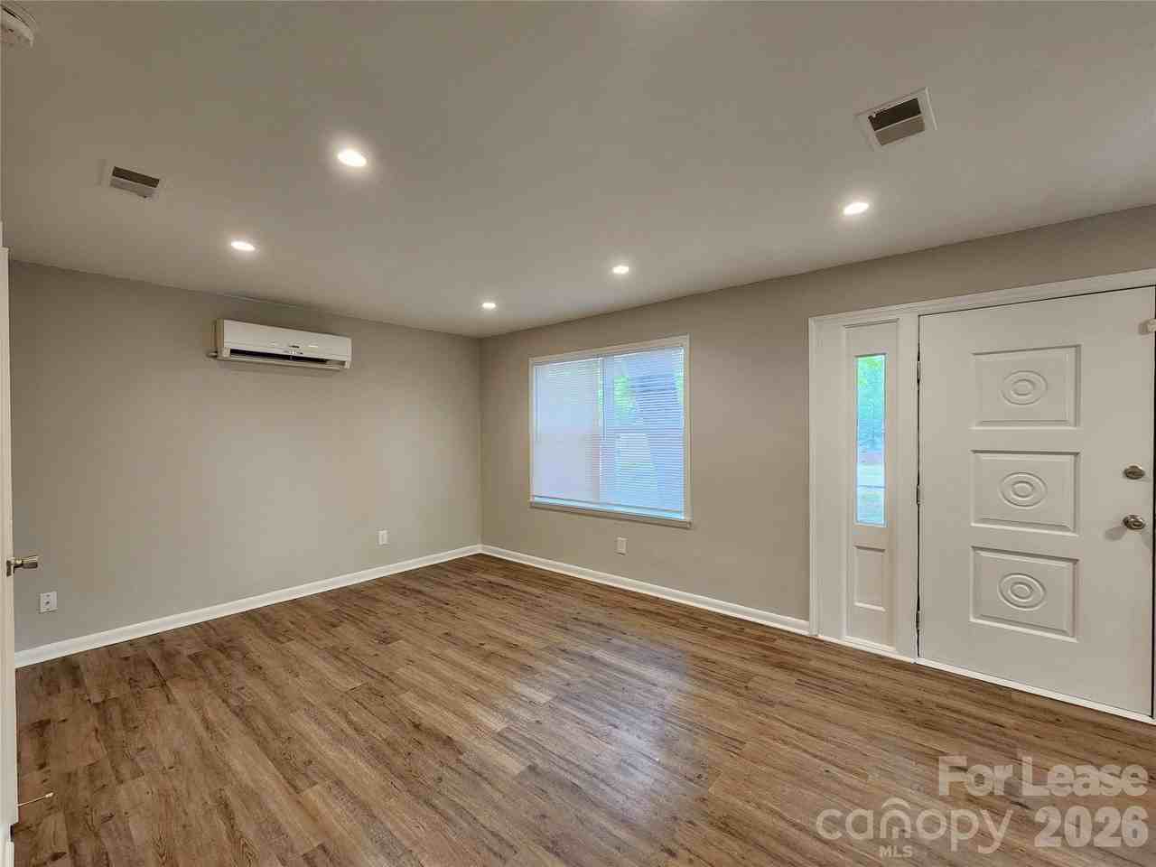 1531 E Liberty St - Photo 6 of 17
