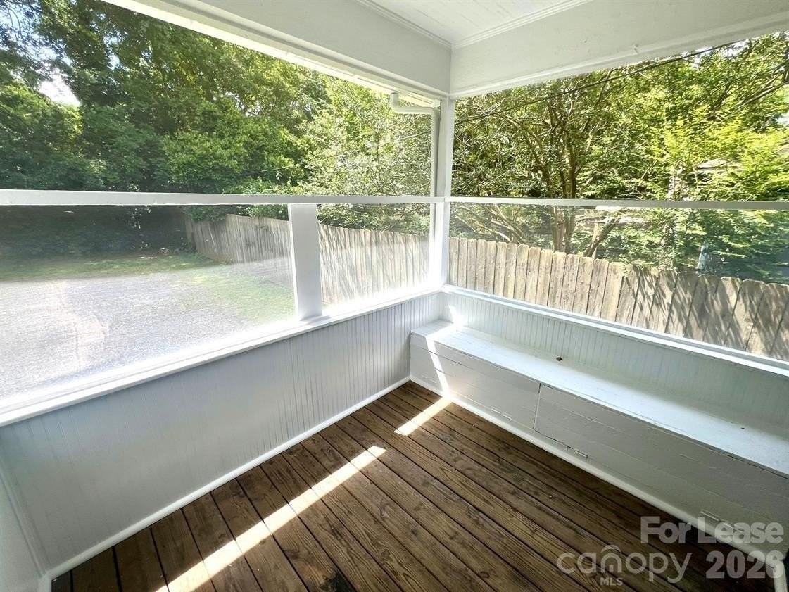 2125 Scott Ave - Photo 5 of 22