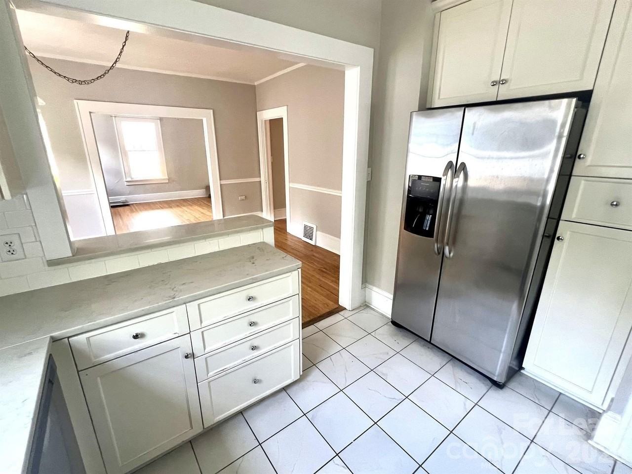 2125 Scott Ave - Photo 7 of 22