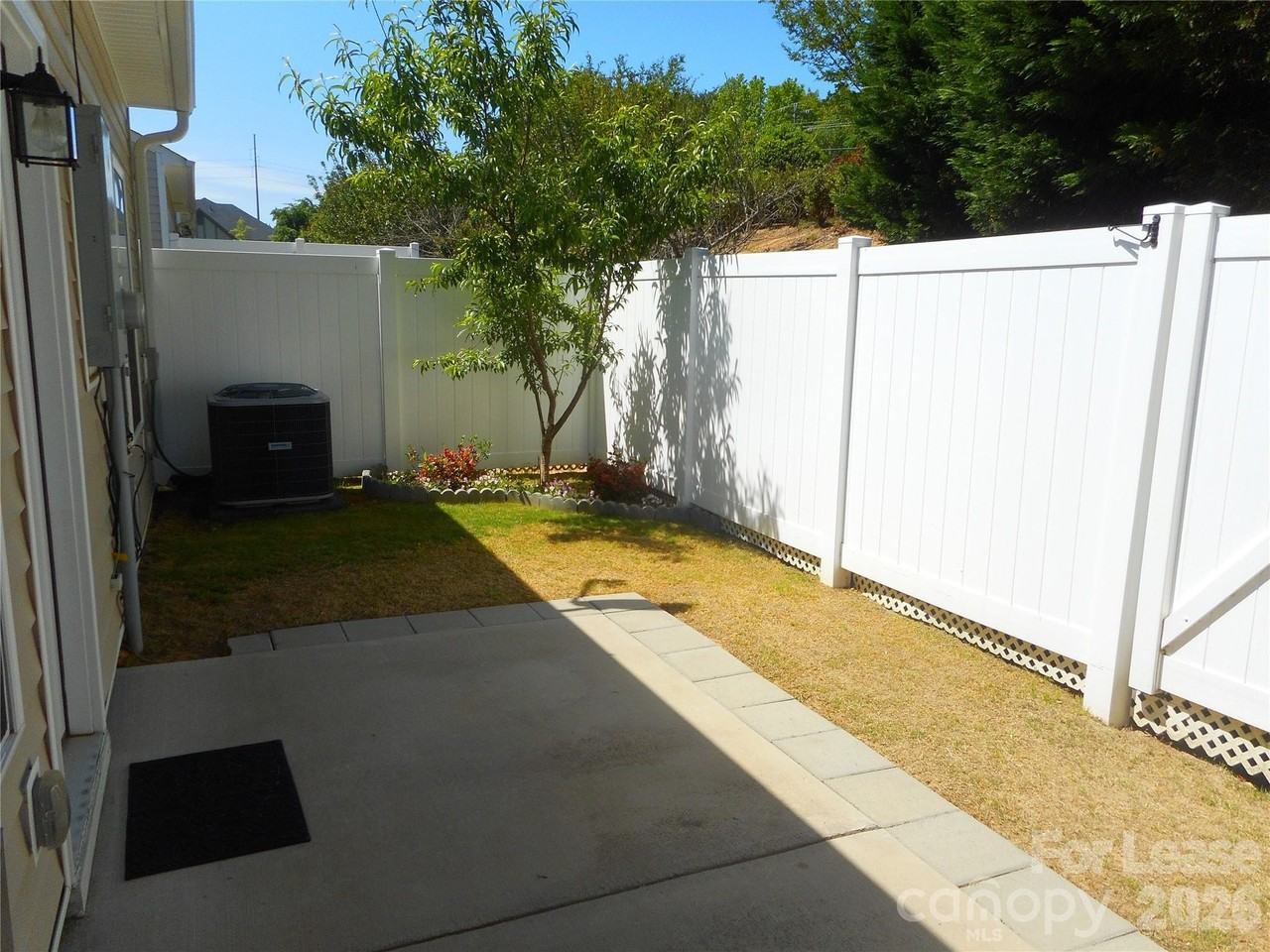 418 Windsor Gate Dr - Photo 3 of 28