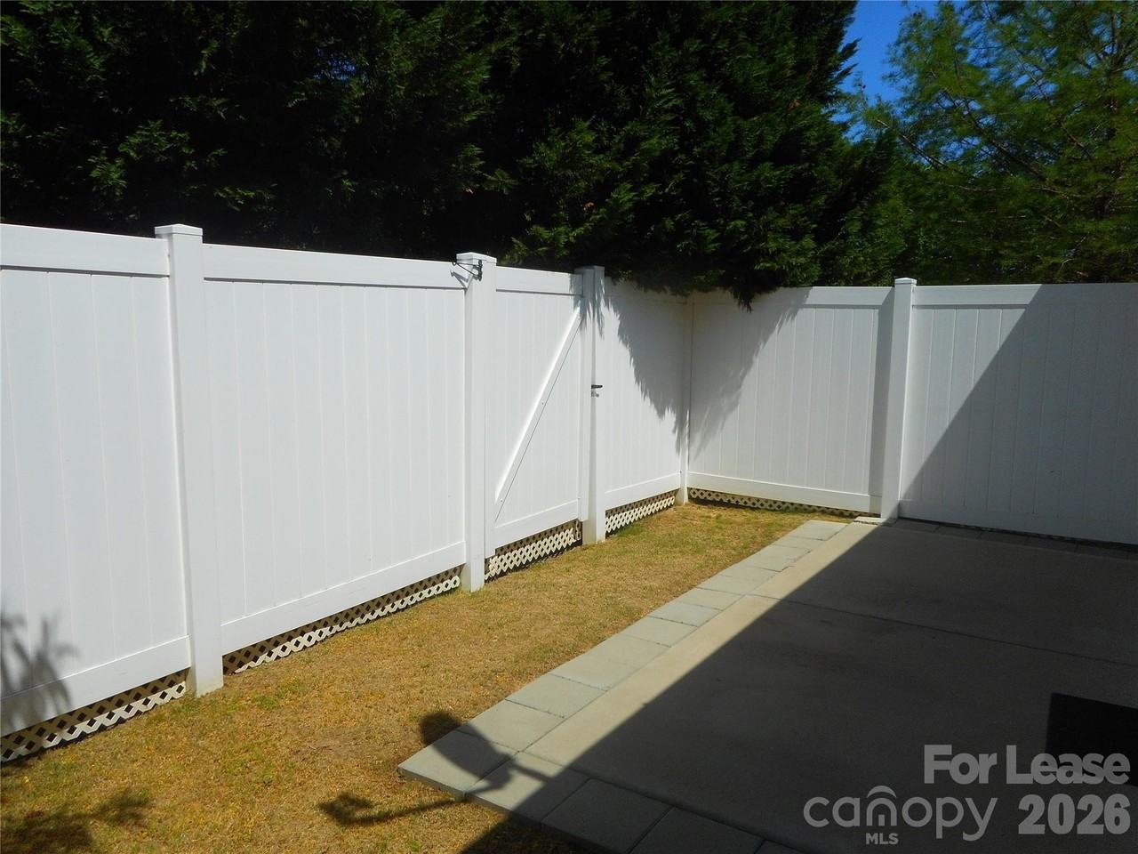 418 Windsor Gate Dr - Photo 4 of 28