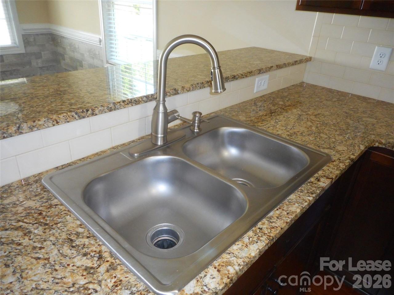 418 Windsor Gate Dr - Photo 6 of 28