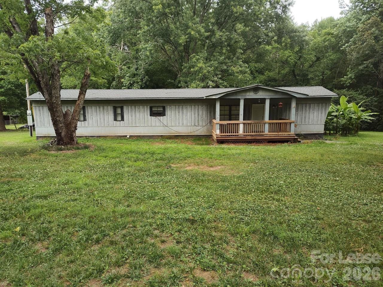1024 Lindsay Dr - Photo 2 of 13