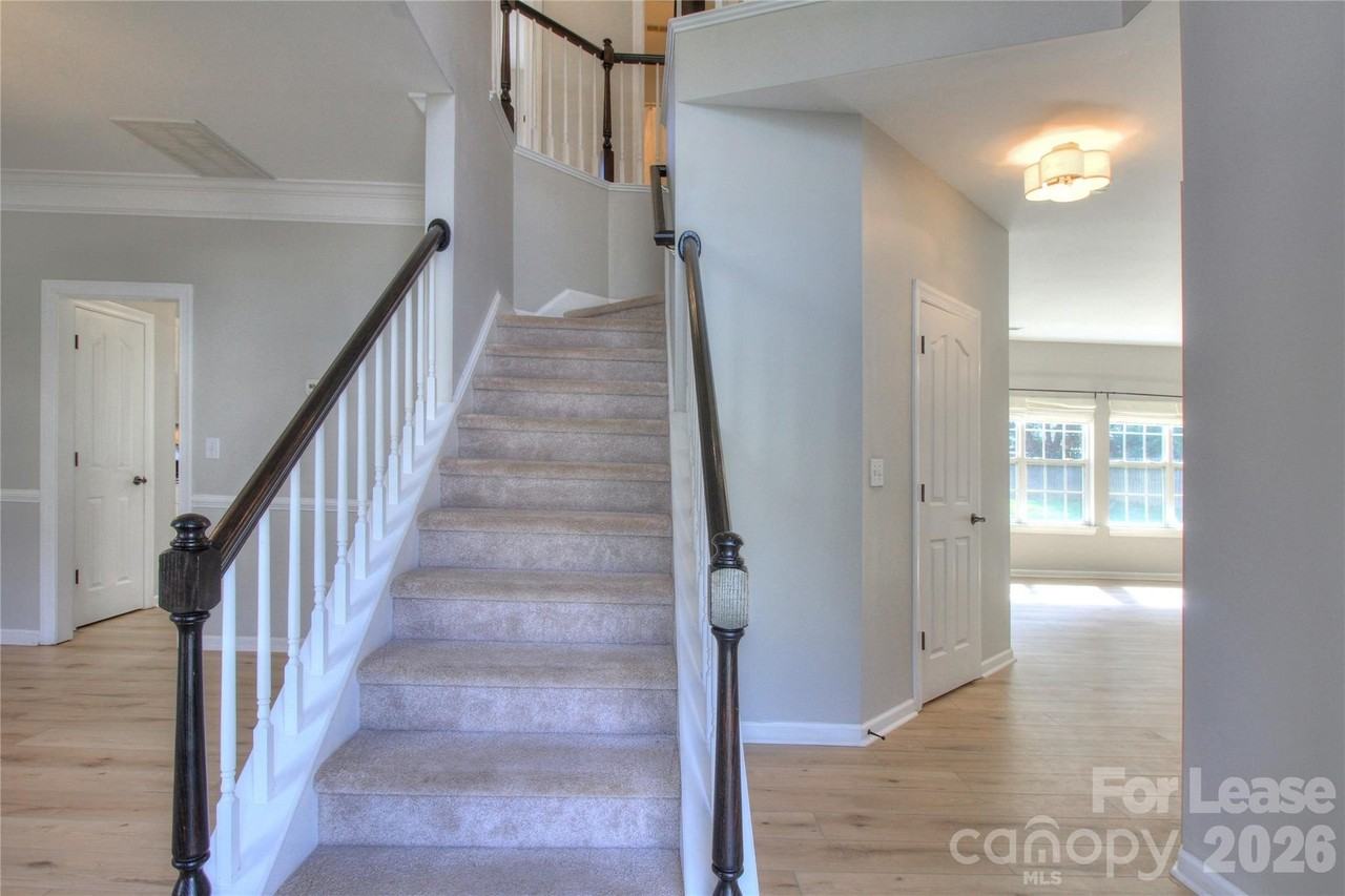 8414 Bampton Dr - Photo 3 of 33
