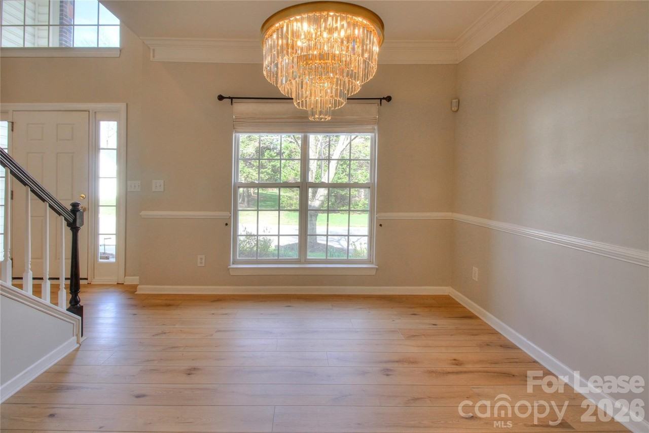 8414 Bampton Dr - Photo 4 of 33