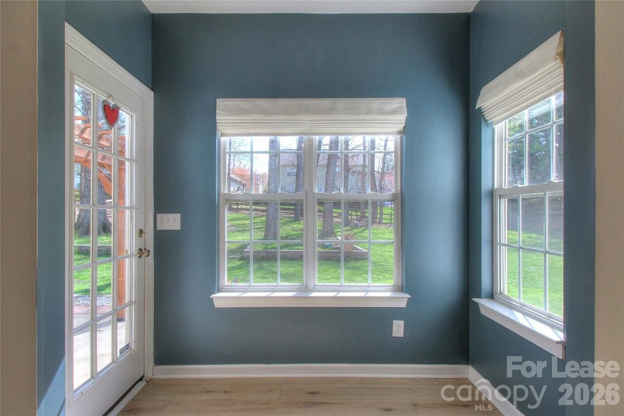 8414 Bampton Dr - Photo 7 of 33