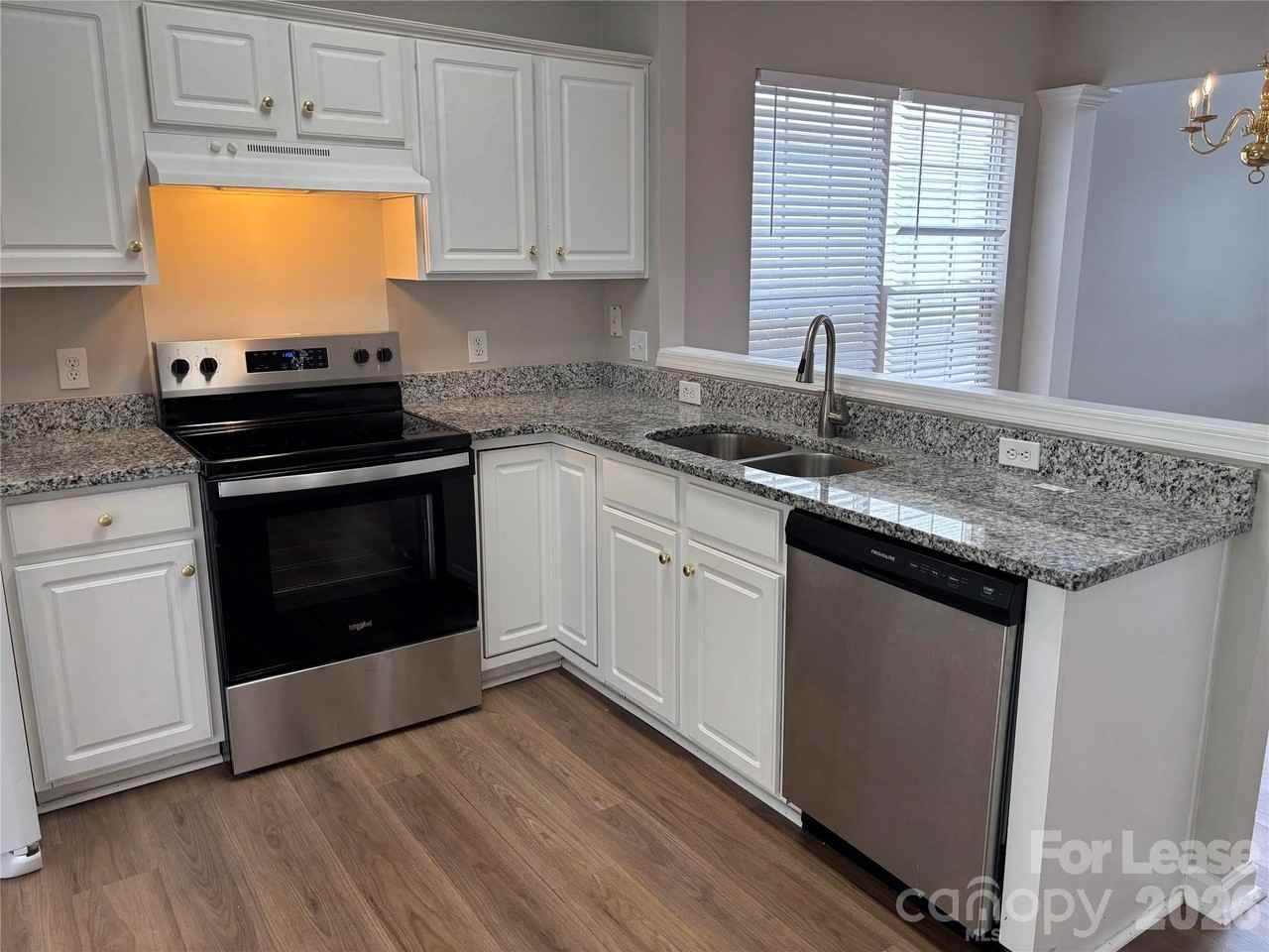 2435 Normancrest Ct - Photo 6 of 34