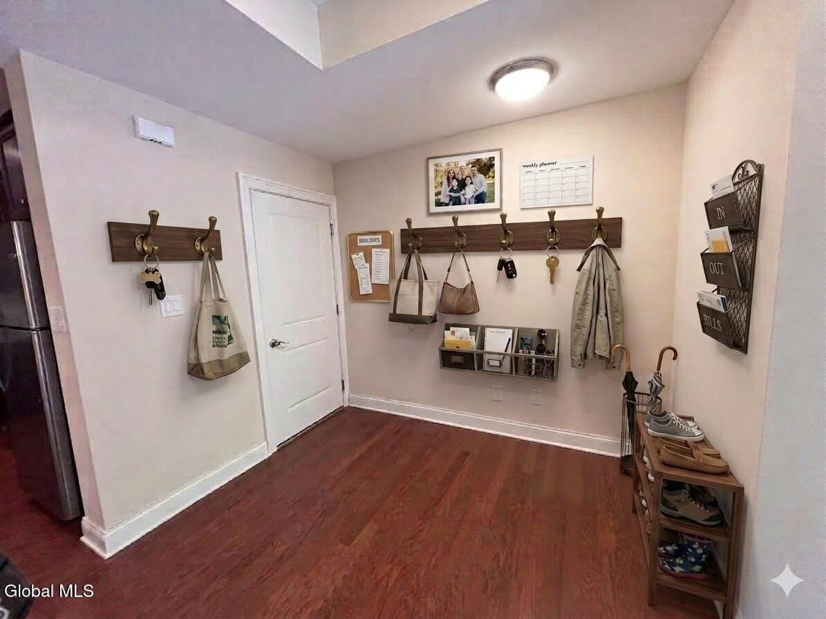 616 Lois Ln - Photo 5 of 33