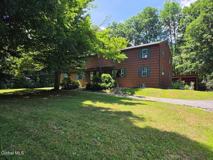 79 Middle Rd #D - Photo 1 of 1