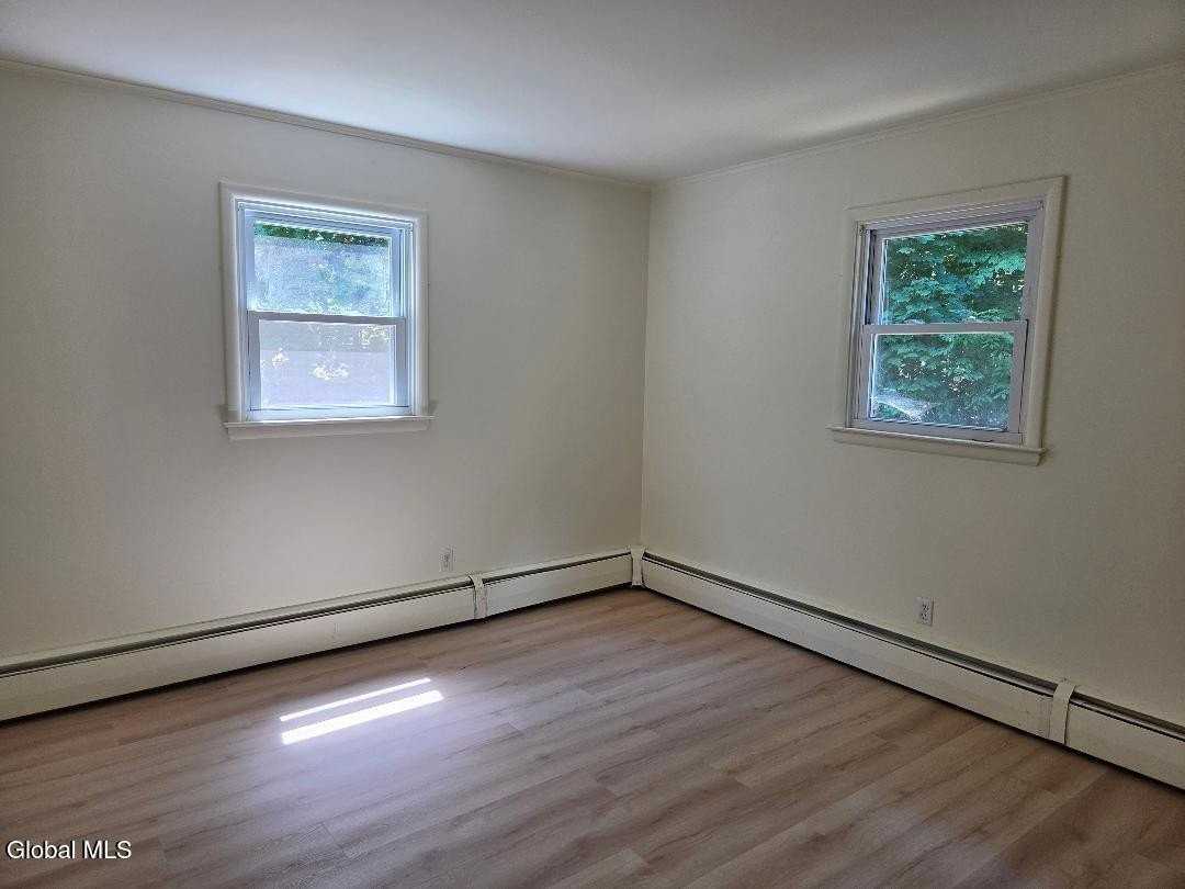 79 Middle Rd #D - Photo 5 of 5