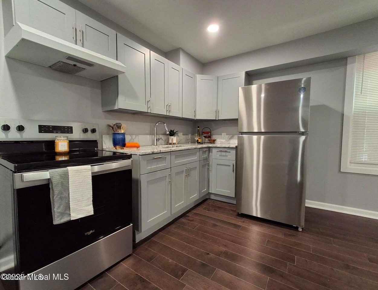 98 Congress St #2 - Photo 4 of 30