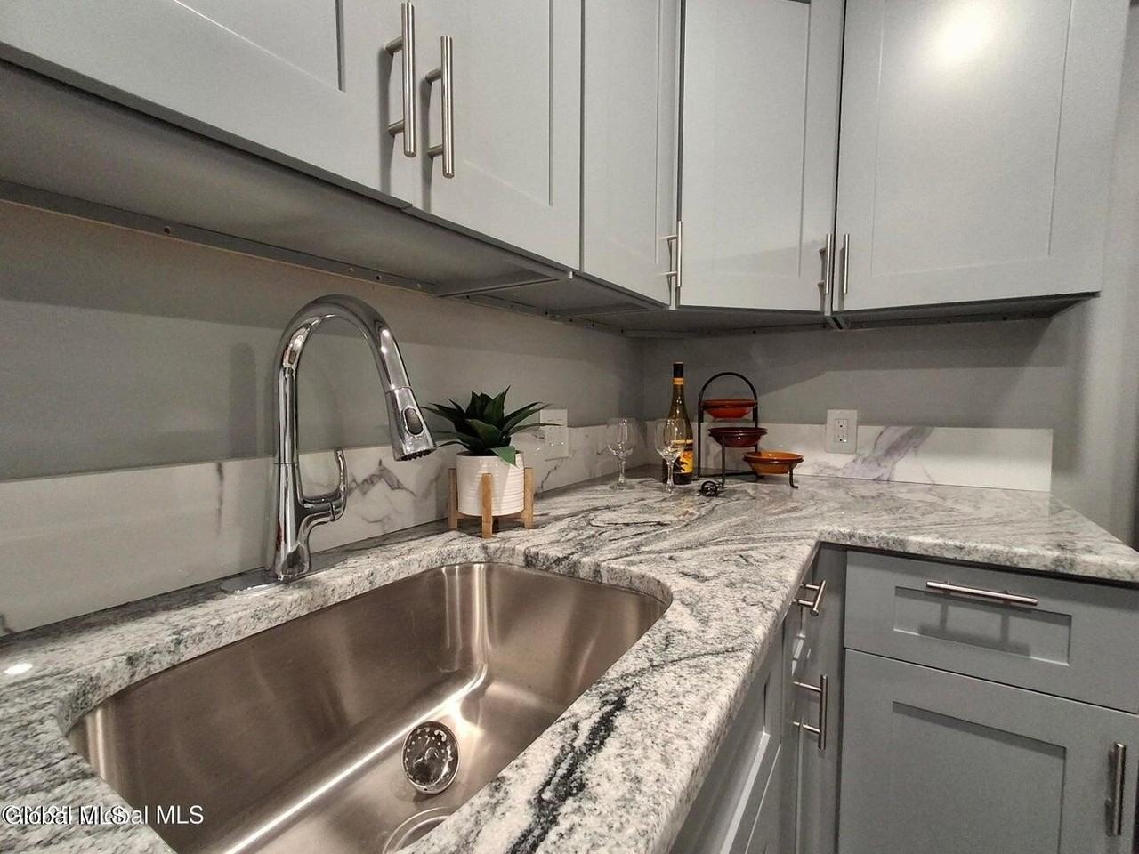 98 Congress St #2 - Photo 6 of 30