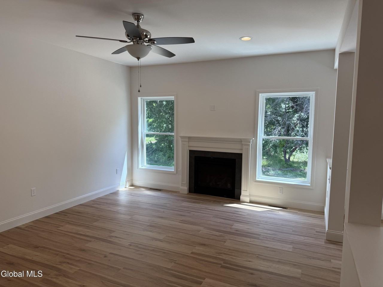 492A Clifton Park Ctr Rd - Photo 4 of 21