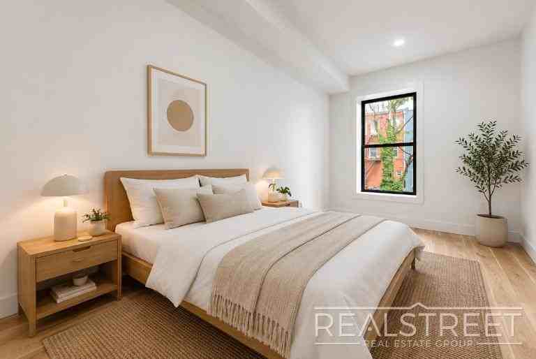 15 Hampton Pl - Photo 6 of 9