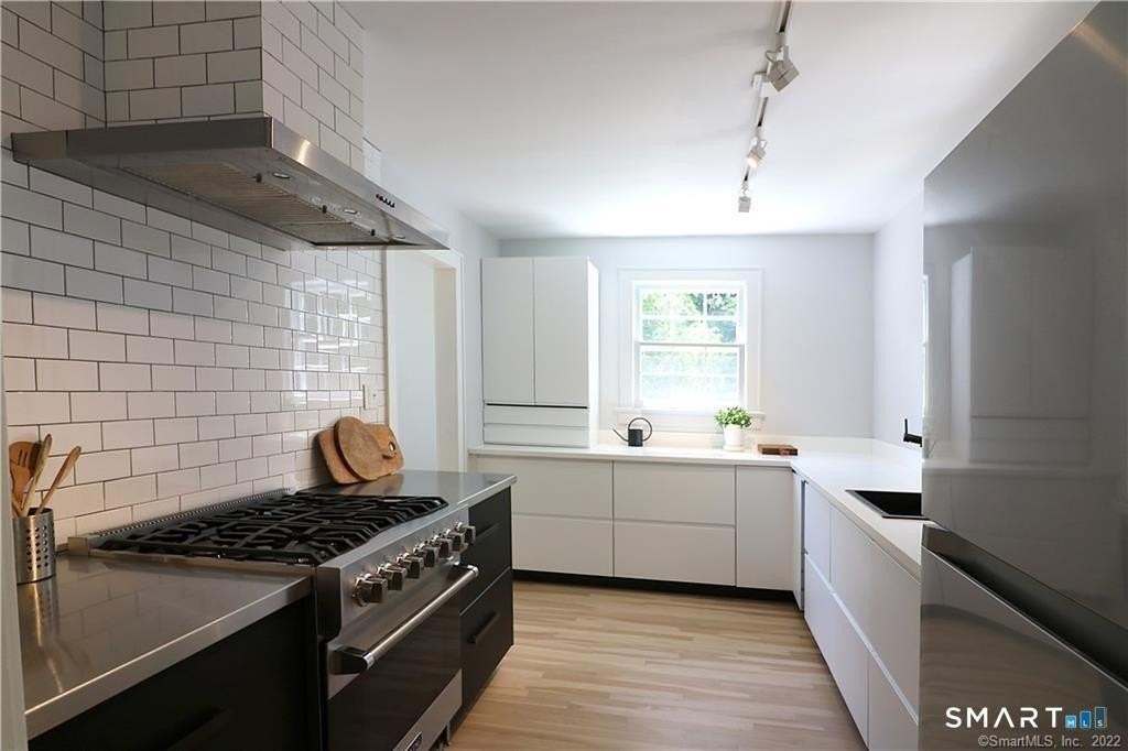 126 Morningside Dr S - Photo 5 of 29