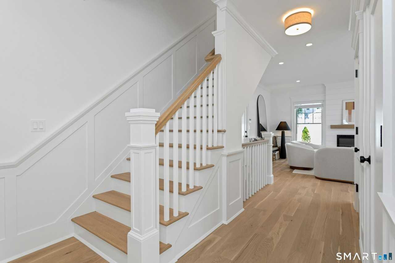 18 Old Stamford Rd - Photo 4 of 29