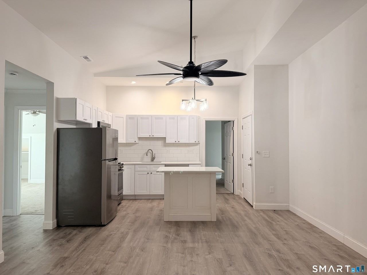 1085 Whalley Ave #11 - Photo 3 of 11