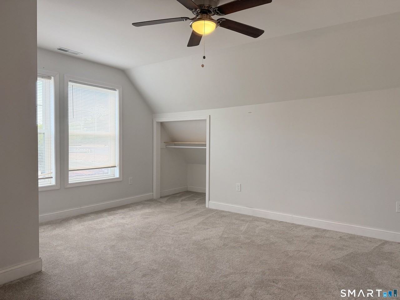 1085 Whalley Ave #11 - Photo 6 of 11